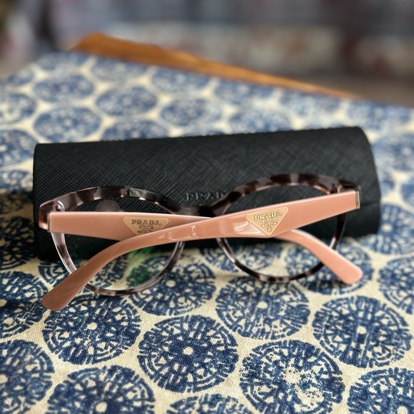 Prada PR 11RV Heritage Tortoise w/Pink - Picture 10 of 16